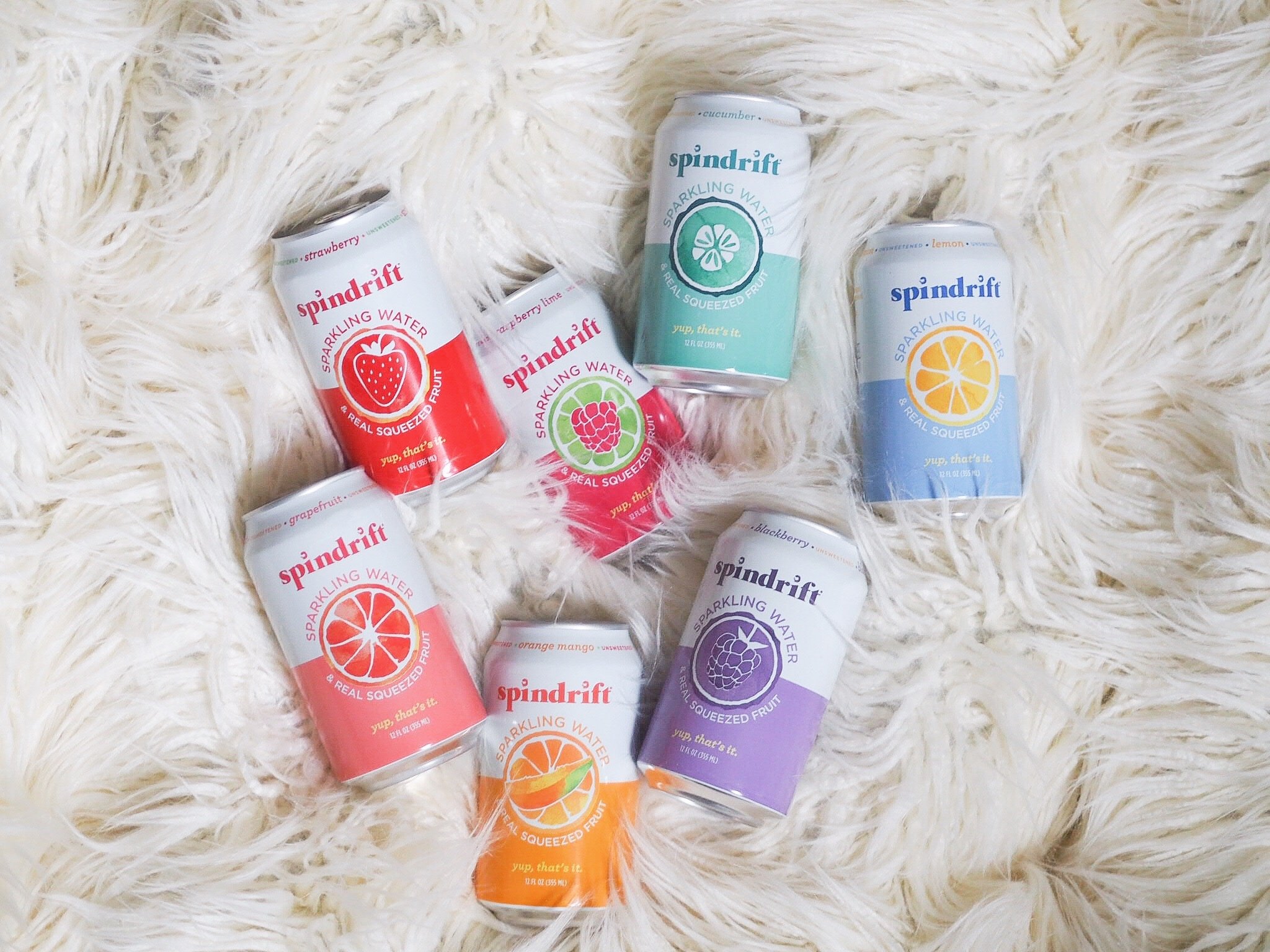 Kelsey of Blondes & Bagels talks staying refreshed and hydrated this summer with Spindrift sparkling water!